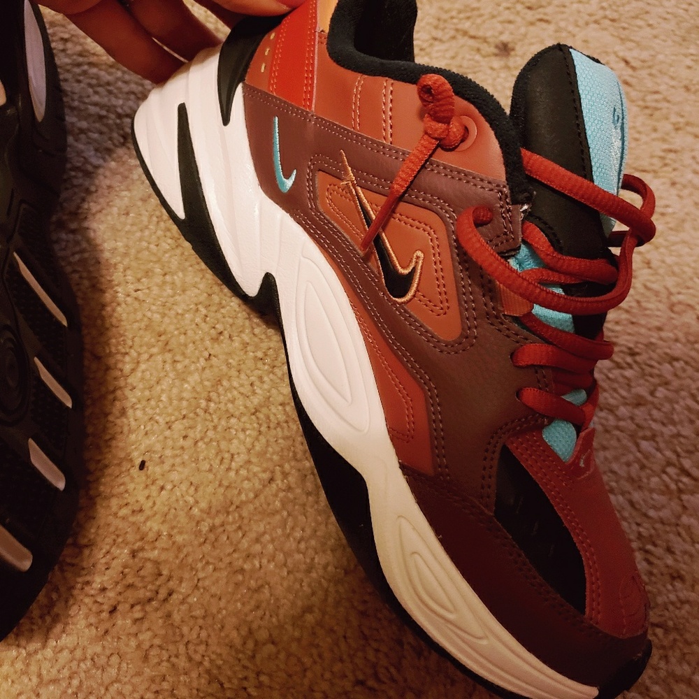 Nike shoes - Picture 5 of 5